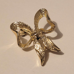 Vintage Gerry’s Textured Gold Tone Bow Brooch