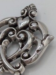 Brighton Chantilly Doorknocker Brooch Glasses Holder Hearts Articulated