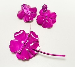VTG LIZNER Pink Enamel 1.25″ Clip Earrings and 3.75″ Brooch Pin Set Demi Parure