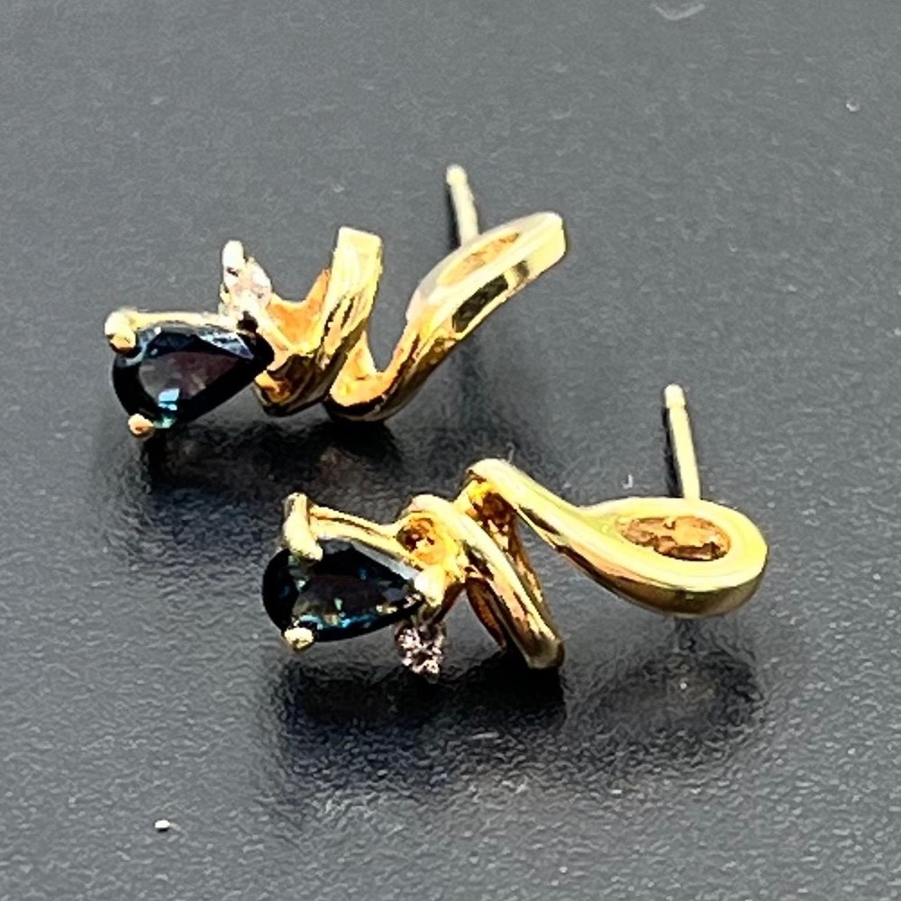 Vintage 10K Yellow London Blue Topaz Diamond Drop Dangle Earrings 1.6 grams