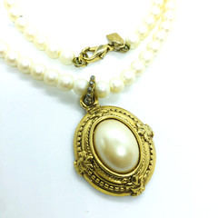 Vintage 1928 Necklace Faux Pearl Cabochon Gold Tone Pendant Necklace 18 in