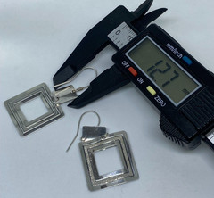 Vintage beautiful earrings Silver 925 Ukraine. Women’s jewelry. Weight 3.51 g.