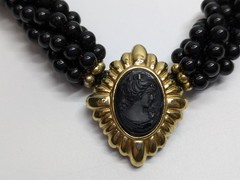 VTG Victorian Revival Twisted Black Bead Gold Tone Cameo Pendant Necklace 16-18″