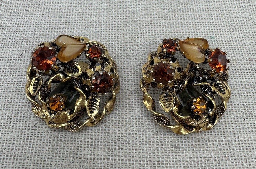 Vintage Austria Gold Tone Glass Rhinestone Clip On Earrings NICE!