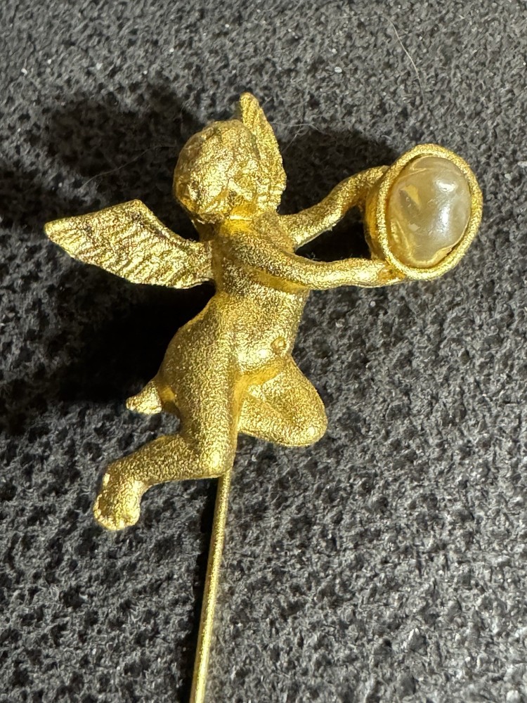 Victorian Hat Stick Pin Cherub Angel Holding Fresh Water Pearl Gold Tone Vintage