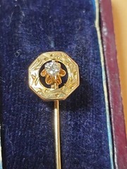 Vintage Antique 15K Yellow Gold Hat Pin with Diamond, 1 g English W/Case.
