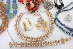 Vintage Jewelry Lot 21 Pc Necklaces Brooches Earrings Trifari Deco MOP Glass