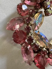 vintage DeLizza & Elster (Juliana) pink and aurora borealis rhinestone brooch