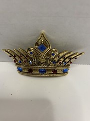 Vintage WONDERS 2004 ”Masters of Florence Medici” Rhinestone Crown Brooch Pin