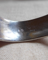 vtg 925 Sterling Silver Bangle Bracelet with Himalayan Nepal Filigree Motif 8″