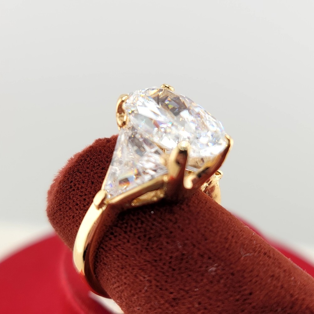 Vtg Sz 8 Ring Oval Triangle Cubic Zirconia 18KGE Gold Electroplate Jewelry USA