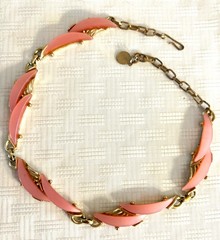 Vintage Mid Century Pink Lucite Thermoset Heavy Link Collar Choker Necklace 50s