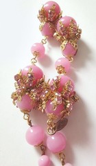 MIRIAM HASKELL 50’S SIGN 2-PC SET PINK PÂTÈ DE VERRE BEADS & MONTÉE BRASS ACCENT