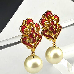 Vintage Crown Trifari Red Enamel Faux Pearl Dangle Earrings 1.5″ Gold Tone