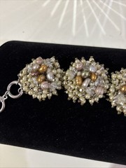 VINTAGE CLUSTER FAUX PEARLS & CRYSTALS TOGGLE 7″ STATEMENT BRACELET &2″ PIN SET