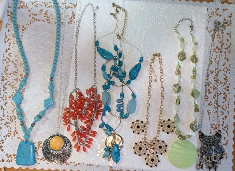 Vintage Mixed Styles Statement Necklaces Lot Of 7 Pieces In Varying Colors