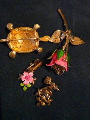 Mother’s Day Vintage Jewelry Red Charms Giovanni Rose Crystal Rhinestone