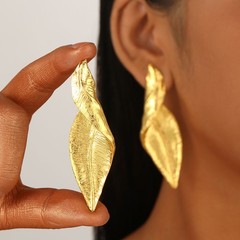 Vintage Irregular Leaf Earrings Women Light Luxury Small Batch Studs 1Pc
