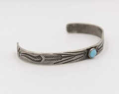Vintage Old Pawn Navajo Sterling Silver Turquoise Cuff Bracelet Arrow Motif, 6¼”