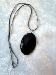 VTG Onyx glass black & silver herringbone chain 90s witchy goth amulet pendant