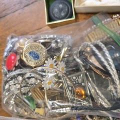 Estate Vintage Costume Jewelry Large 20+ LBS Earing Necklace Bracelet Retro Lot