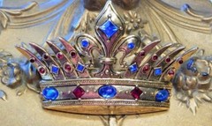 Vintage WONDERS 2004 Masters of Florence Medici Rhinestone Crown Pin ~ Estate