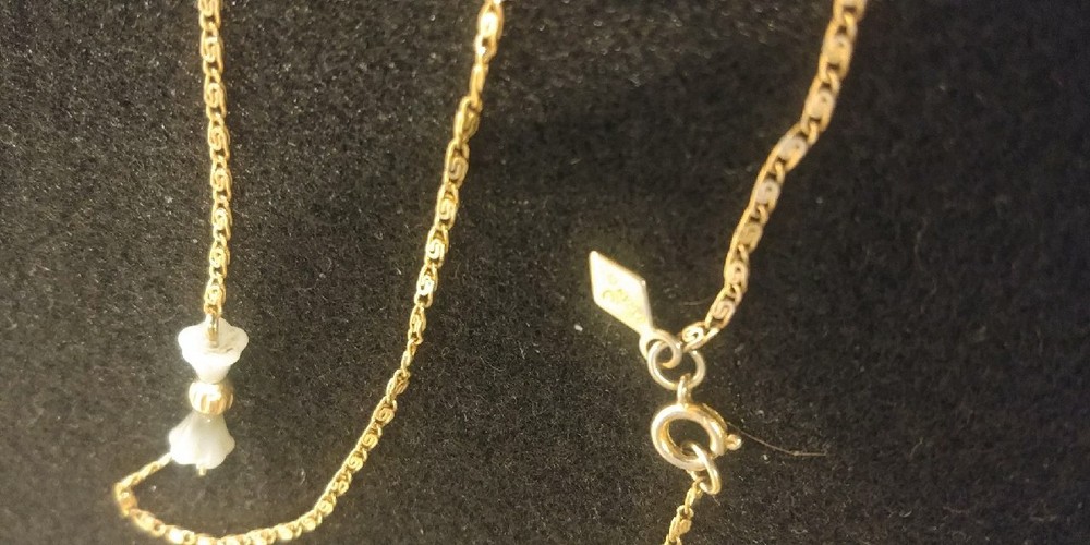 Signed ( SARAH COV ) Vintage Gold Tone Necklace Length – 32in