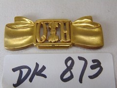 Vintage Signed MONOCRAFT Gold tone Initial Monogram AO Brooch Pin Bow