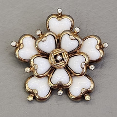 Vintage Mazer Bros Flower Brooch White Glass Molded Gold Tone 1 5/8″
