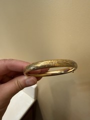VTG Gold plated flowers Etched hinged Bracelet