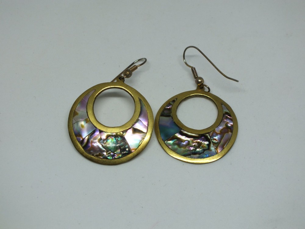 Beautiful French wire Pierced Earrings Gold Tone Abalone Inset 1 1/4″ NICE