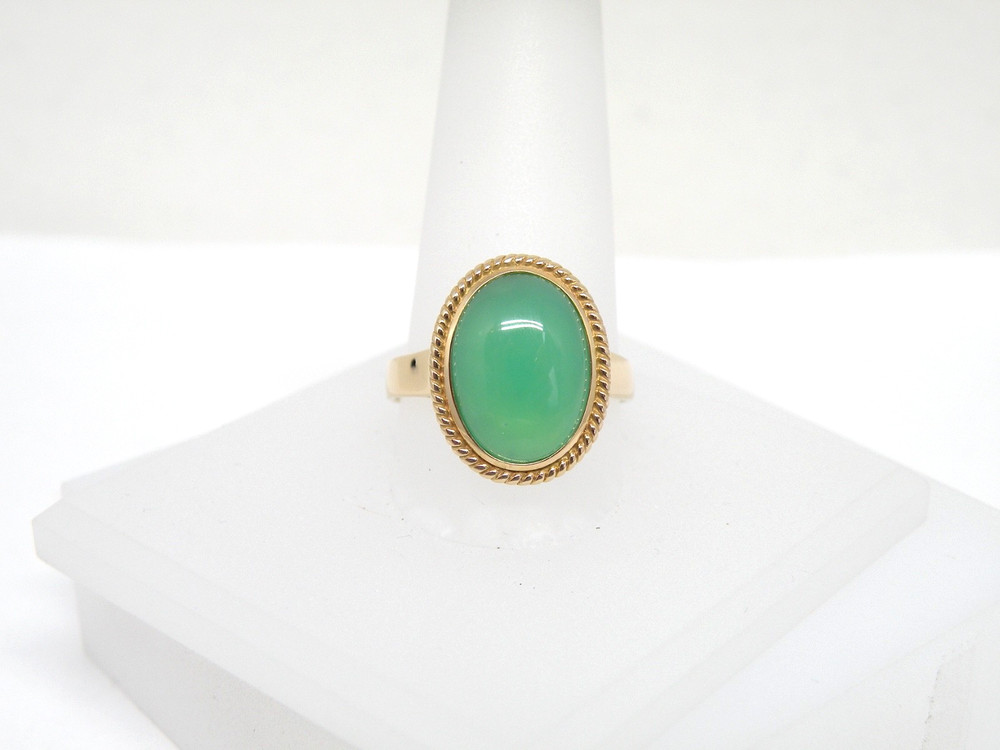 Vintage 14k Gold Ring, Chrysoprase carved Oval, Size 8.25