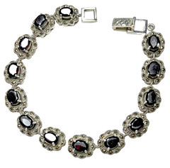 Vintage 925 Garnet & Marcasite Bracelet ~ 5mm x 6.5mm Garnets ~ 8″ long ~ Wt. 23