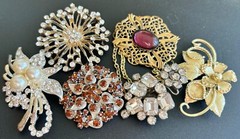 30PC VTG FLOWER PIN craft LOT,Mixed Media FLORAL ART,repurpose,HOLIDAY CRAFTS