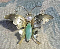 14K Gold – Jade – Pearl – Butterfly Brooch Vintage Pin 1.5″ x 1.25″