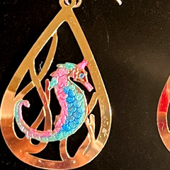 Seahorse Pierced Dangle Earrings Goldtone w/Painted Seahorse Design 14K Wires