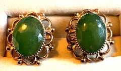 Vtg Set Green Onyx? Jade? Stud Earrings Gold Color Metal Filagree, “Dotty”