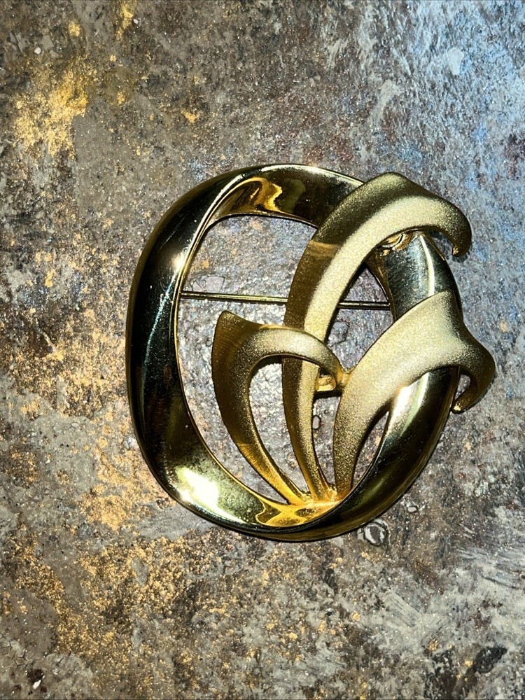 Vintage 1980’s Spiral Gold Tone Matte & Shiny TONA Brooch Pin Jewelry S7