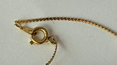 VTG DAINTY TRIPLE HEART NECKLACE WITH LITTLE CRYSTAL GOLD TONE 16″