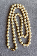 Vintage Marvella Single Strand Knotted Faux Pearl Necklace 28” Gold Tone Clasp