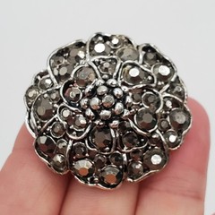 VTG Hollycraft Brooch 1.5in Round Gunmetal Gray Crystal Domed Floral 3D Estate