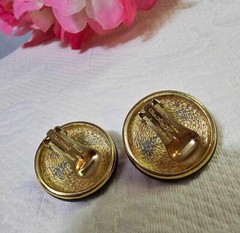 1970’s Couture Christian Dior Goldtone Clip On Earrings w faux pearl-READ – B29