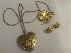 30 Vtg Goldtone Costumes Jewelry Lot Coro, SAC, Lisner, Trifari, 7 Monet, Etc.