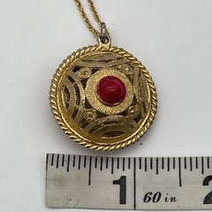 Vintage Unbranded Gold Tone Necklace With Medallion Pendant & Red Stone