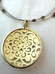 Statement Matte Gold 1990s 2000s y2k Round gold Amulet wire choker VTG Necklace