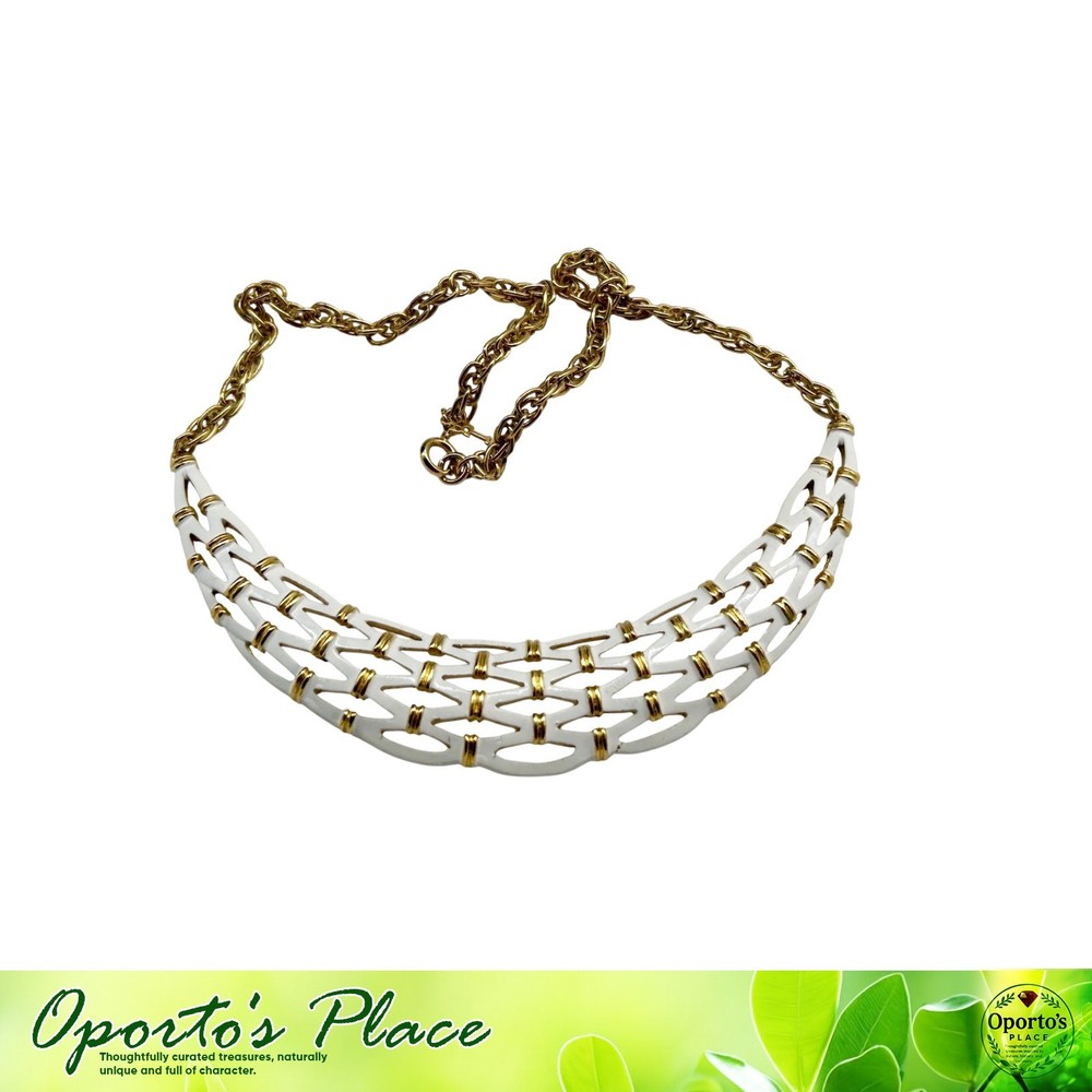 Vintage Crown Trifari Choker Necklace Goldtone Metal White Enamel Basket Weave