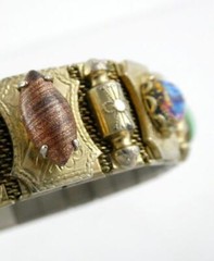 Vintage Heavy Goldtone Metal Art Glass Cabochon Panel Bracelet 7 Inches Unsigned