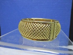 1969 Vintage Sarah Cov Cosmopolitan Mesh Bracelet Bangle Gold Plate Signed