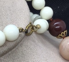 Vintage Chunky Costume Burgandy Tan & White Plastic Beaded Necklace 30″ G353