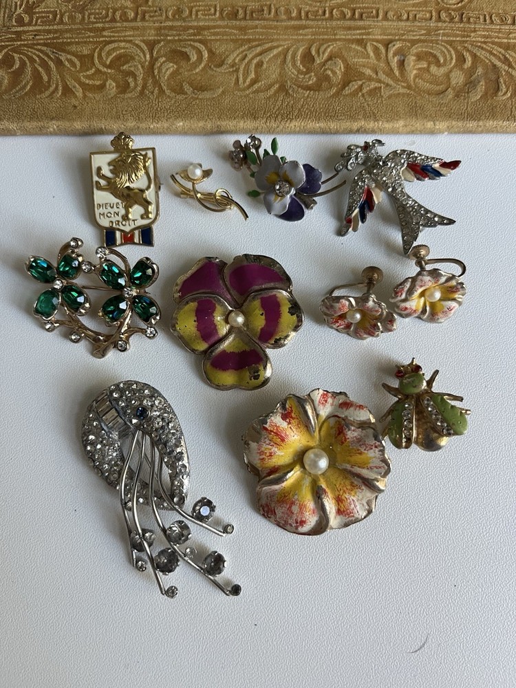 Vintage Jewelry Lot Pin Broochrhinestones Pot Metal Enamel 1940-1950’s